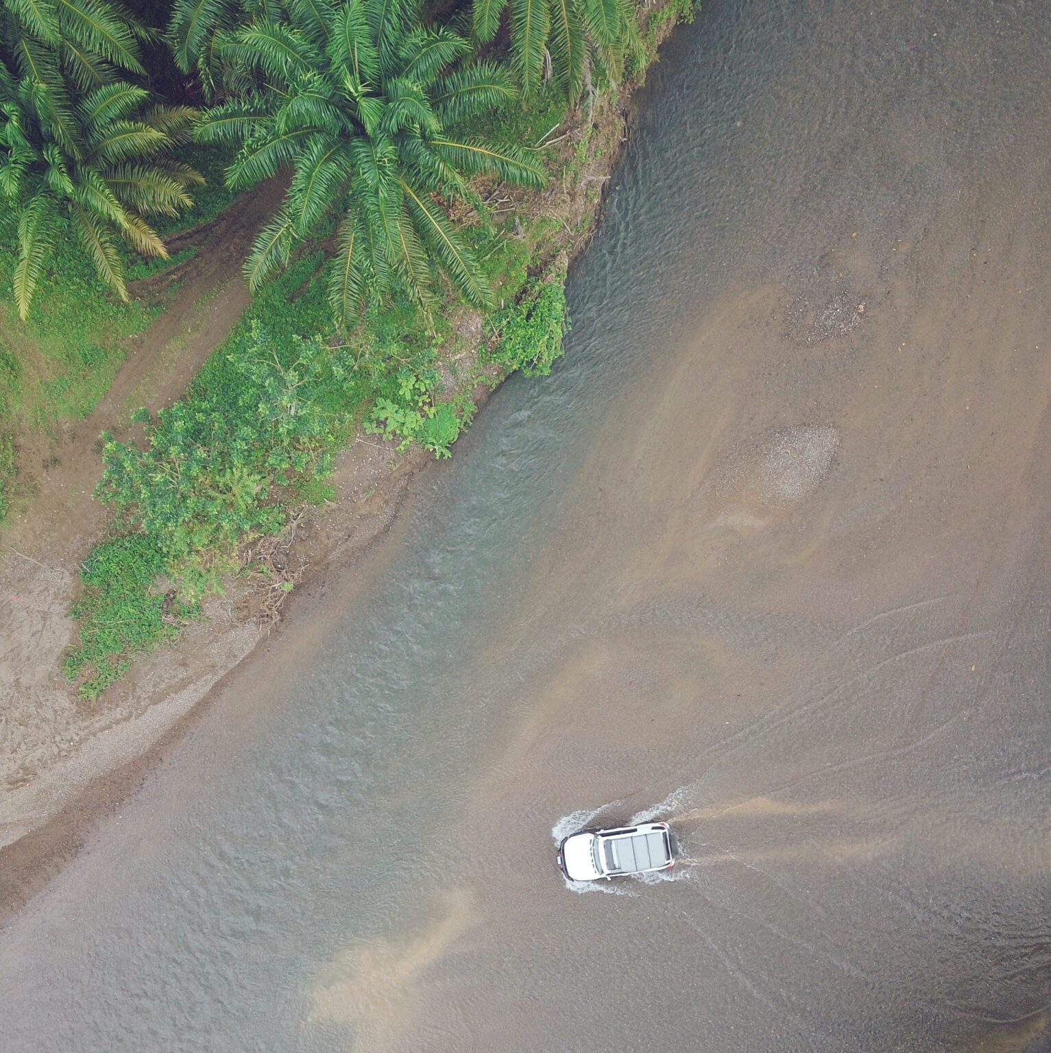 Costa Rica - River crossing