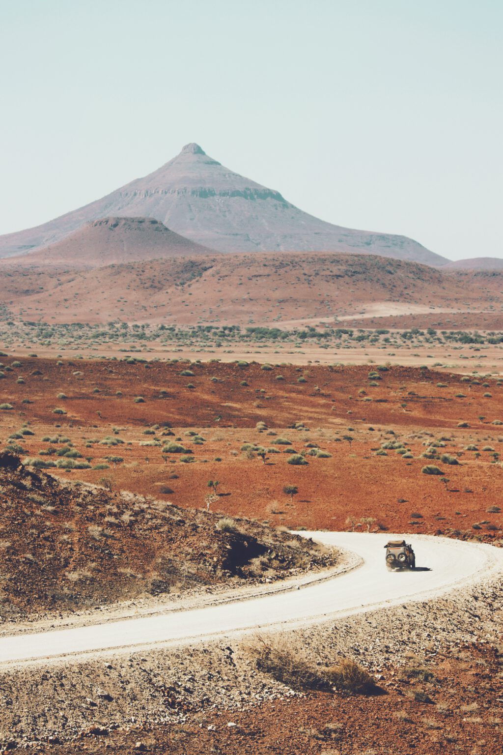 Toyotal Land Cruiser on Namibian road