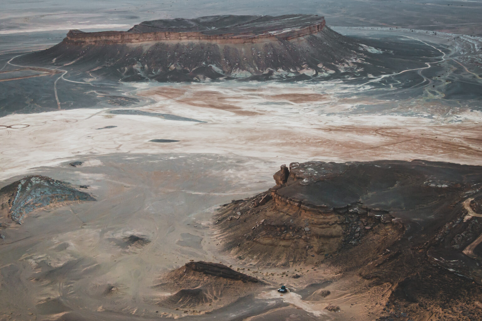 Gara Medouar crater
